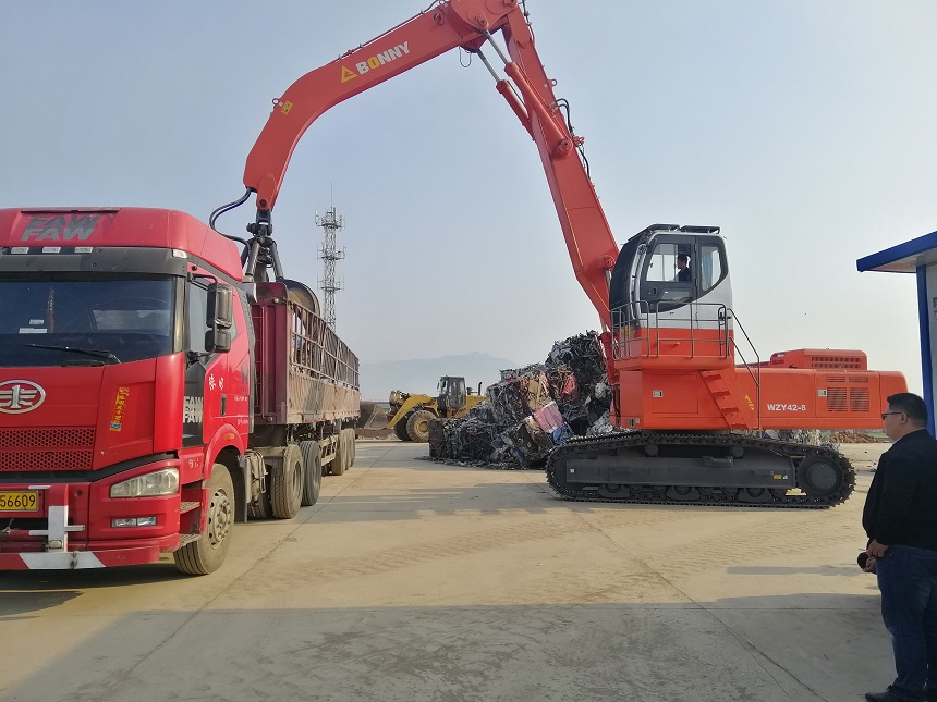 抓鋼機.jpg
